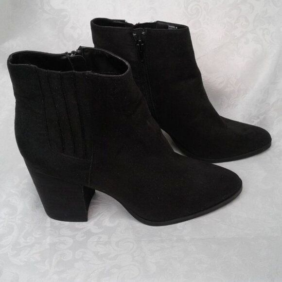 Madden Girl Shaakerr Chelsea Ankle Boots Chunk Heel Black Suede-Look Size 9M - Picture 2 of 14